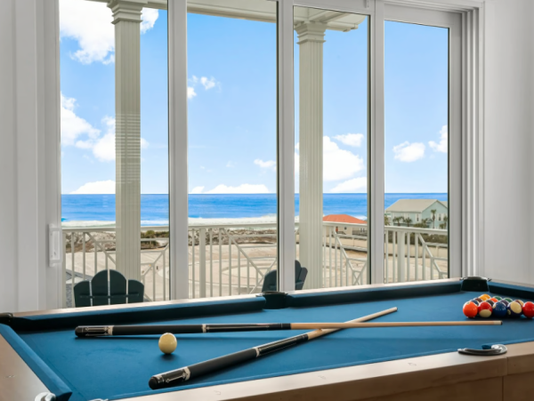 Luxurious Beach Home 6-Bedroom - Your Tropical Escape Awaits